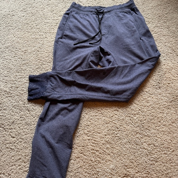 Lululemon joggers - Picture 1 of 5